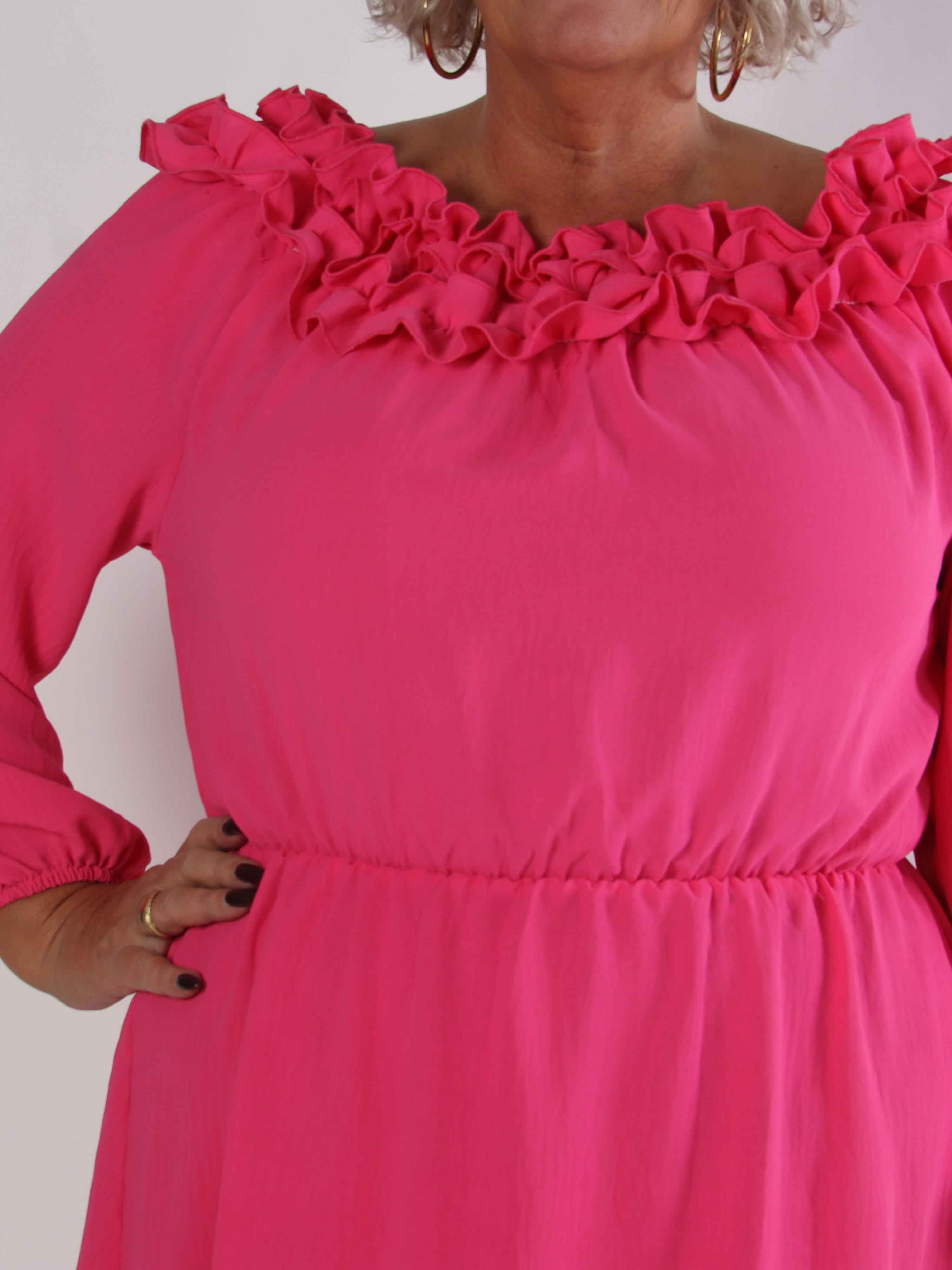 Chili Fitted Dress - Plus size kjole med flæsekant og elastik i taljen